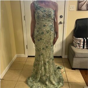 Prom dress/ gown/ evening dress